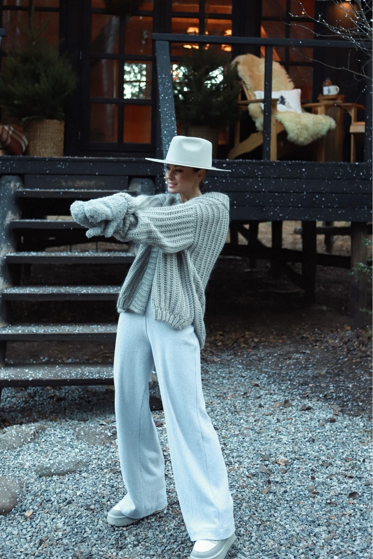 „Chrome“ plačios kelnės 9 „Chrome“ plačios kelnės 9