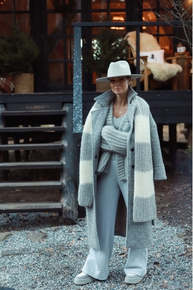 „Chrome“ plačios kelnės 15 „Chrome“ plačios kelnės 15