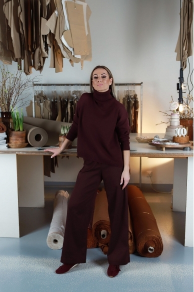 „Lordas“ burgundy spalvos merino vilnos megztukas 4