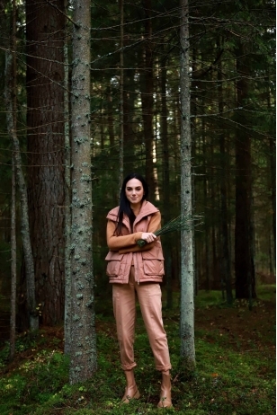 „Migdolinė“ striukinė liemenė