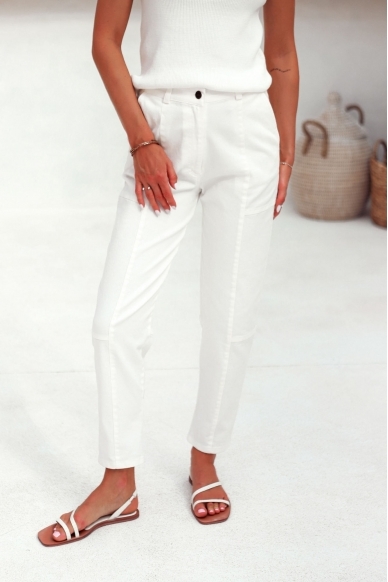 „Smart“ balti džinsai 3 „Smart“ balti džinsai 3